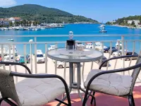 Sunshine Apartment Doda Hotels in Vela Luka