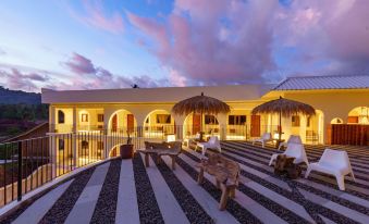 El Tropico Boutique Hotel