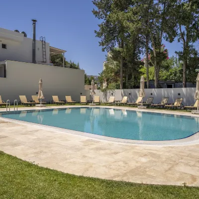 Olive Tree Hotel Отели рядом с достопримечательностью «Пляж Гундоган»