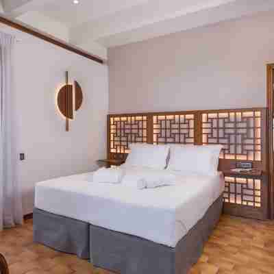 Azatis Luxury Villa Rooms