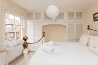 Park End House - Parking, Pet Friendly Hotels in Henley-on-Thames