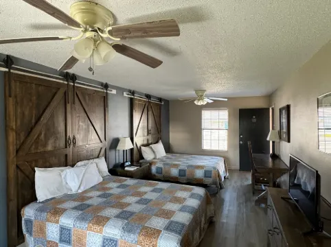 Four Horsemen Hotel