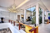 Dolphin Coast Yolo Spaces - the White House Boutique Villa