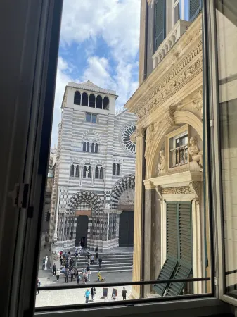 Happy Family Apartments Cathedral Отели рядом с достопримечательностью «Университет Генуи»