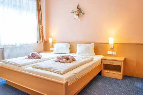 Strandhotel Burgstaller Hotels in Feld am See