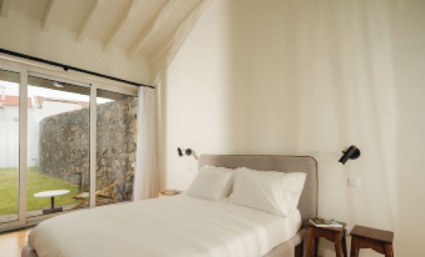 Entre Muros - Turismo Rural - Casa Com Jardim e Acesso Direto ao Mar