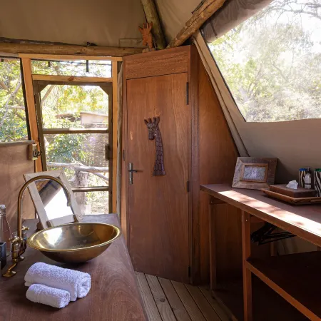 Shawa Luangwa Camp Hotels in Mambwe