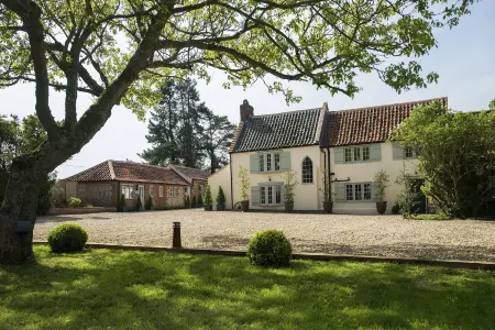 Holly Lodge Boutique B&B Отели в г. Melton Constable
