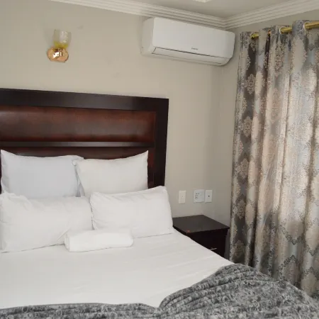 Emirates Garden Lodge