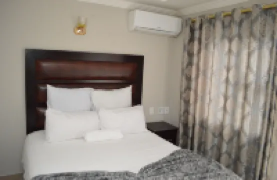 Emirates Garden Lodge