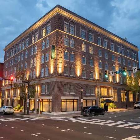 Hotel Heron Old Town Alexandria Отели рядом с достопримечательностью «Набережная Старого города»