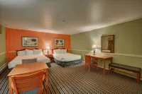 Colonial Motel and Spa - Motels
