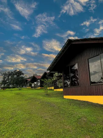 Arenal Roca Lodge Отели рядом с достопримечательностью «Tabacon Hot Springs»