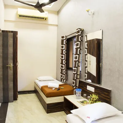 Welcome Guest House Hotels near Dhobi Ghat