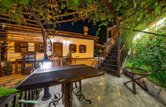 番紅花盧賽伊康納克酒店