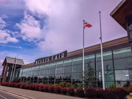 Bellis Inn Отели рядом с достопримечательностью «Structures Brewing»