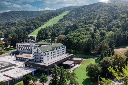 Habakuk Wellness & Event Hotel Отели в г. Марибор