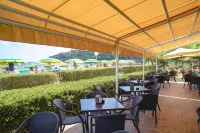 Hotel le Acacie - بار