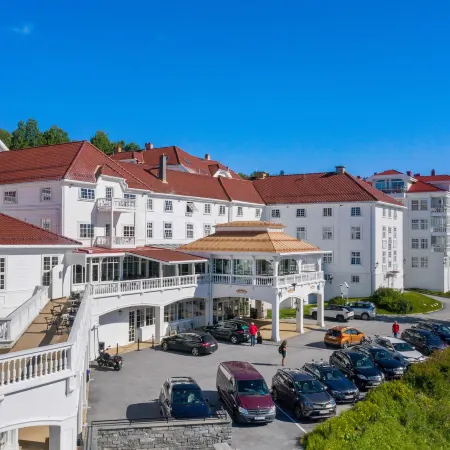 Dr. Holms Hotel Отели в г. Гейло