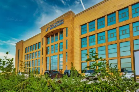 Mooj Apartments Hotel Отели в г. Даммам