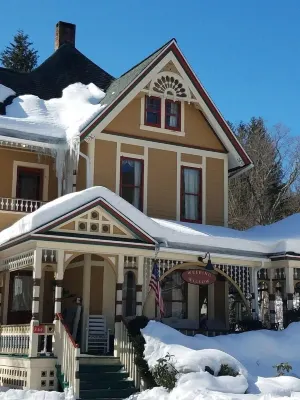 Catskills Victorian With Fireplace & Mountain Views for skiing, fishing & hiking Hotels in Middletown