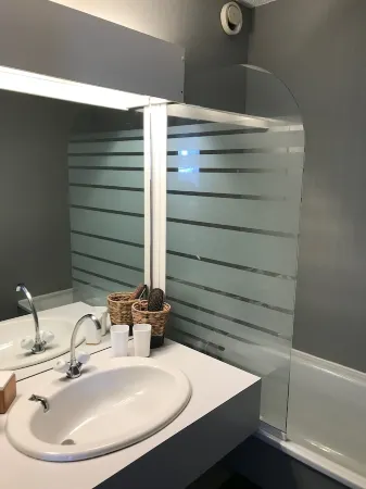 58 m2 apartment warm at the foot of the slopes with open views south Отели в г. Вар