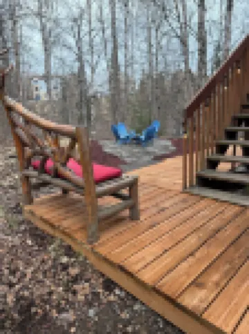 Cozy pet friendly cabin on creek with WiFi near Anchorage