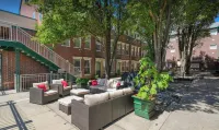 Condo in the Highlands walkable to restaurants, bars, and shopping