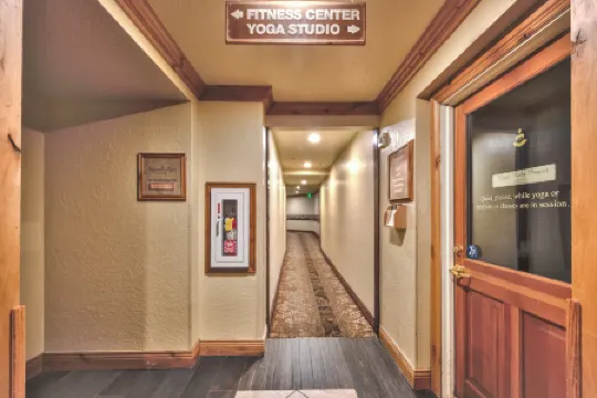 Ski in/out at Westgate Studio, Resort amenities, Multiple Pools, Onsite Spa, & Restaurant 4504B