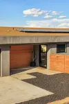 Modern Home with Pool & Spa-walk to Pionertown Hotels in Pioneertown
