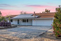 Stunning Pool and Hot Tub with Scenic Views - Exquisite Nature Retreat