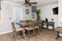Perfect for Adults with Elegant Amenities - Charming Retreat Hotels in Marblehead