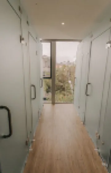 เอสไนท์ โรงแรม & ดอร์ม-ดานัง ดรากอน บริดจ์