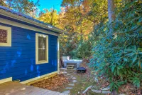 Tranquil Hideaway with Hot Tub and Scenic Deck - Cozy Forest Retreat Hotels in Cooper Gap