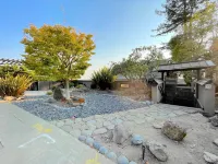 Panoramic Bay Views and Luxurious Amenities - Stunning Modern Oasis