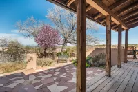 Stunning Mountain Views and Spacious Deck - Enchanting Santa Fe Retreat