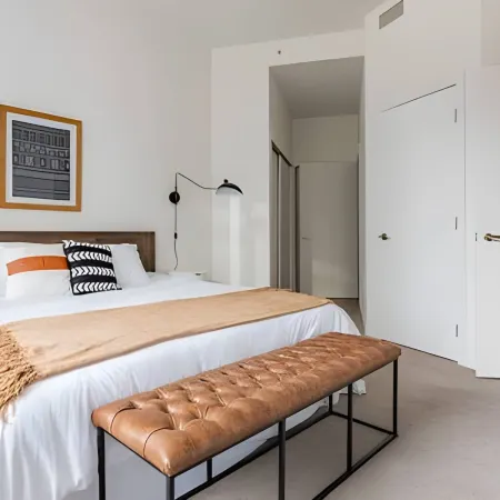 2BR+Den Penthouse | Gym, Pool |Bellevue| Sophari A