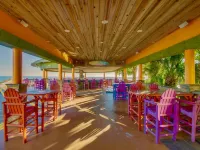 Ocean View and Access to Pool - Romantic Coastal Sanctuary