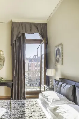 San Marco Deluxe Canal View Balcony - Locz