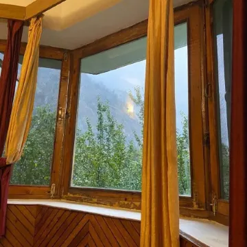 Hotel Devlok International