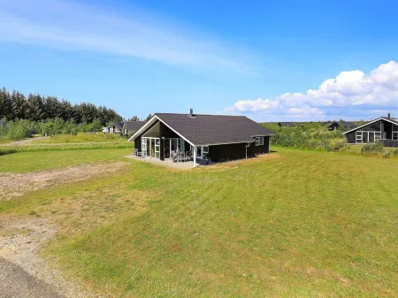 Holiday Home in Brovst Отели в г. Яммербугт