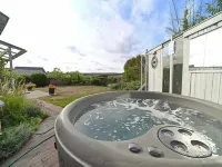 Chalet in Somme-Leuze with Hot Tub & Sauna - Parkering