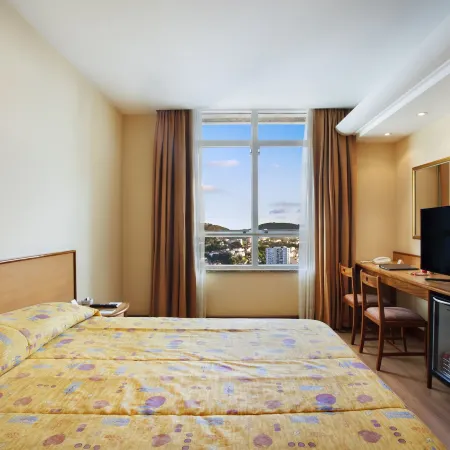 Windsor Asturias Hotel Отели рядом с достопримечательностью «Эскадариа Селарон»