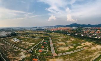 Arch Plus Studio at Trefoil Setia City