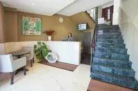 Fly Inn Madagascar Hotel - Navette Gratuite H24 - à 300m de l'Aéroport International Hoteles en Antananarivo