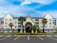 Spark by Hilton Panama City Beach Hotels near Shell Island