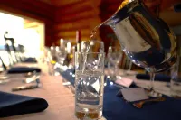 Inn on the Lake - Whitehorse - bar
