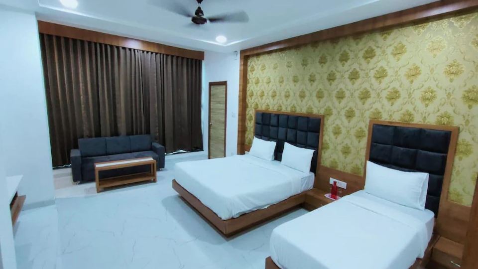 Hotel Rest and Leaf