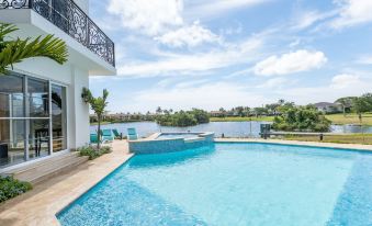 Amazing Private Villa with Chef & Maids
