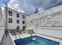 Hostelfly Hotel a Paracuellos de Jarama